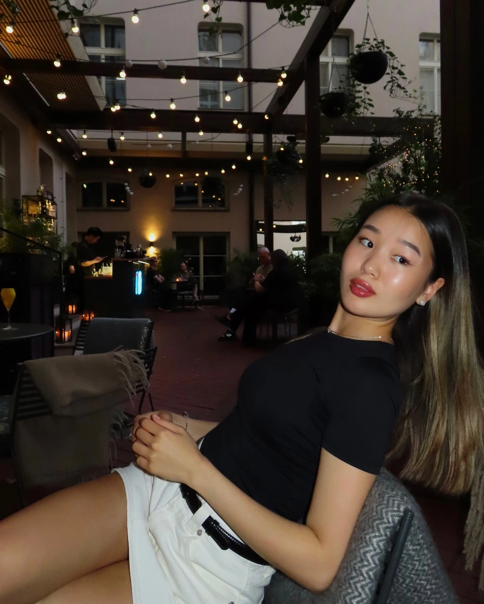 Ainur escort in Hong Kong