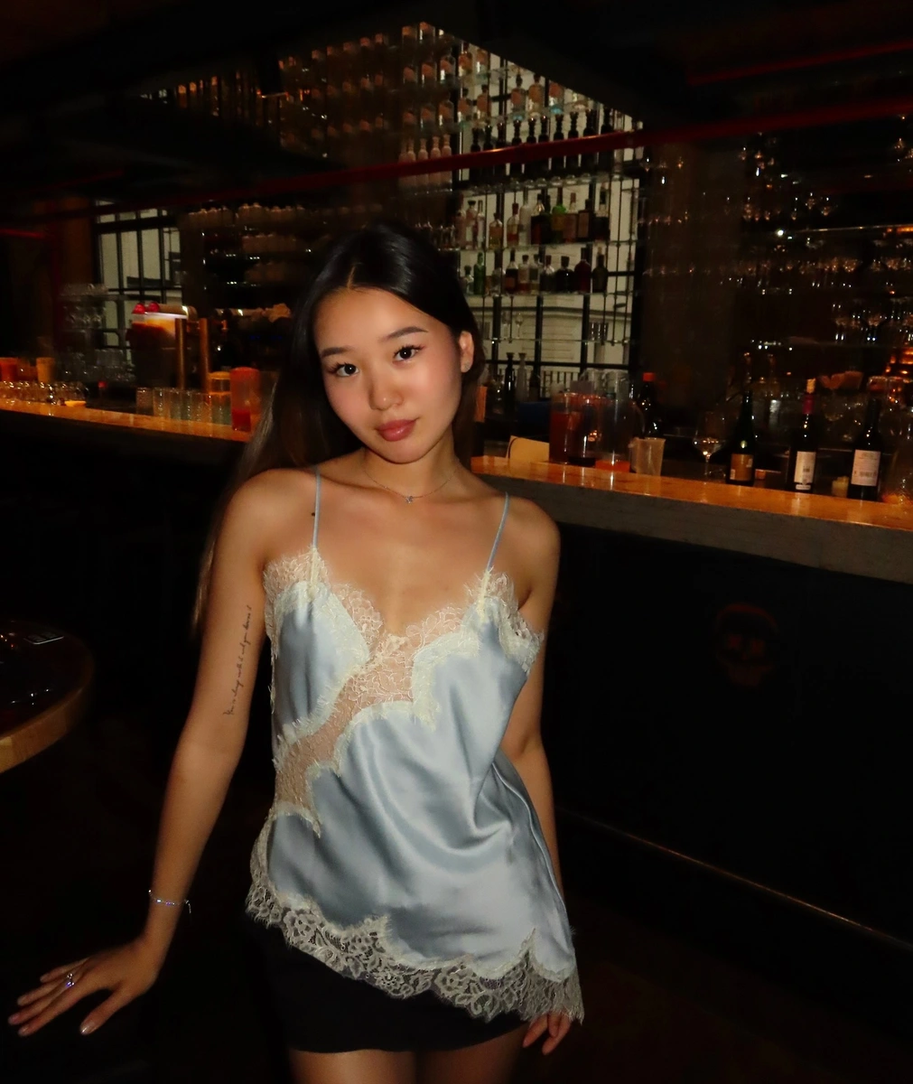 Ainur escort in Hong Kong