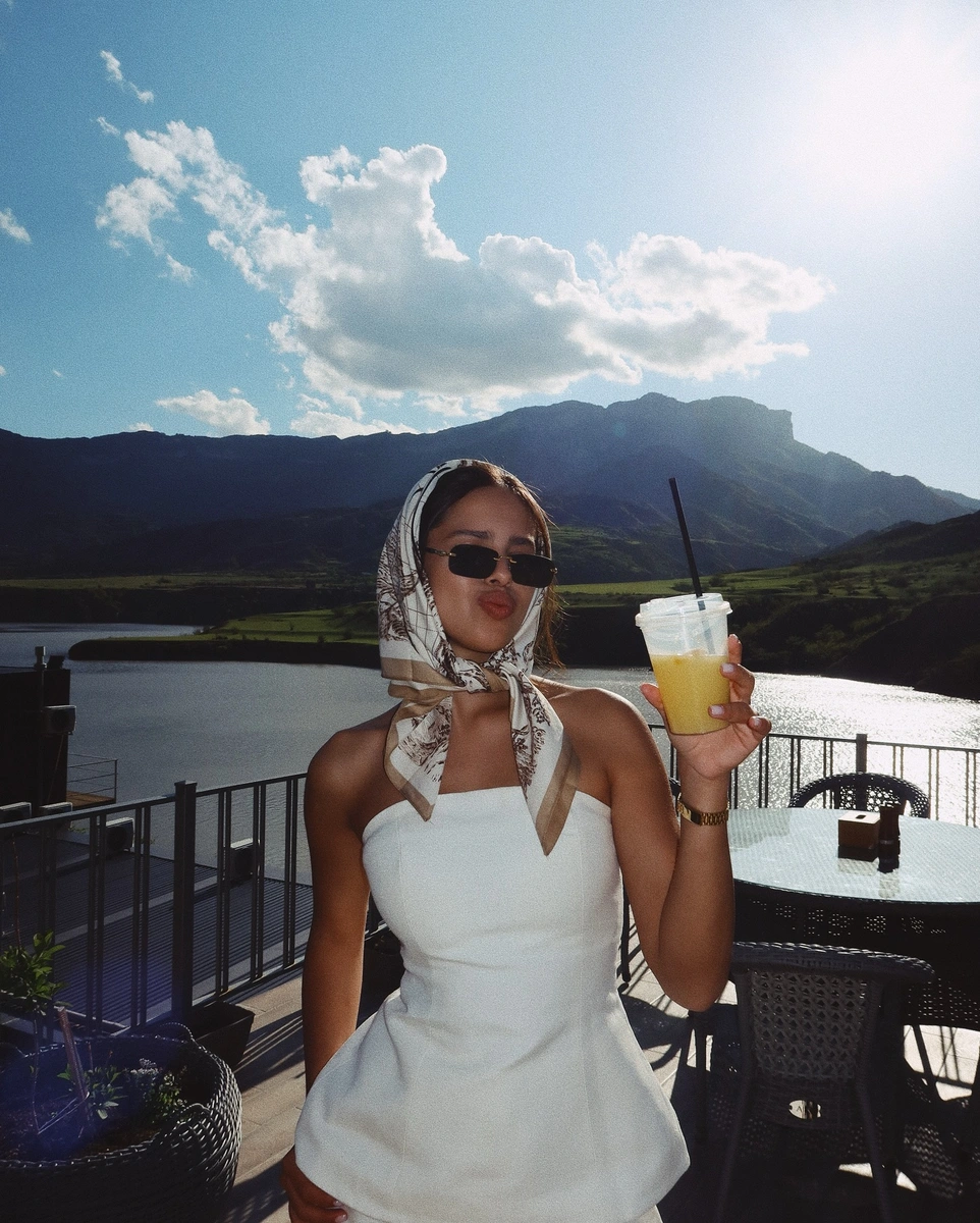 Aliya escort in Hong Kong