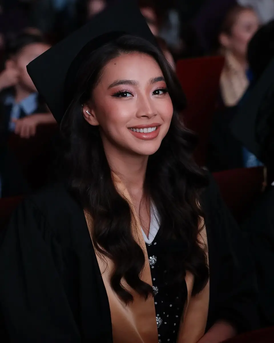 Almagul escort in Hong Kong