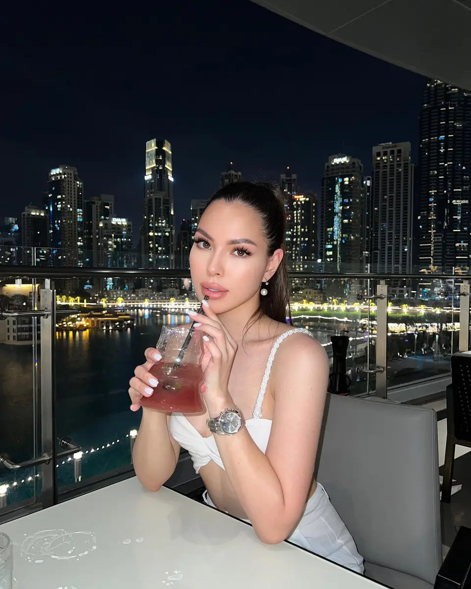 Altynai escort in Hong Kong