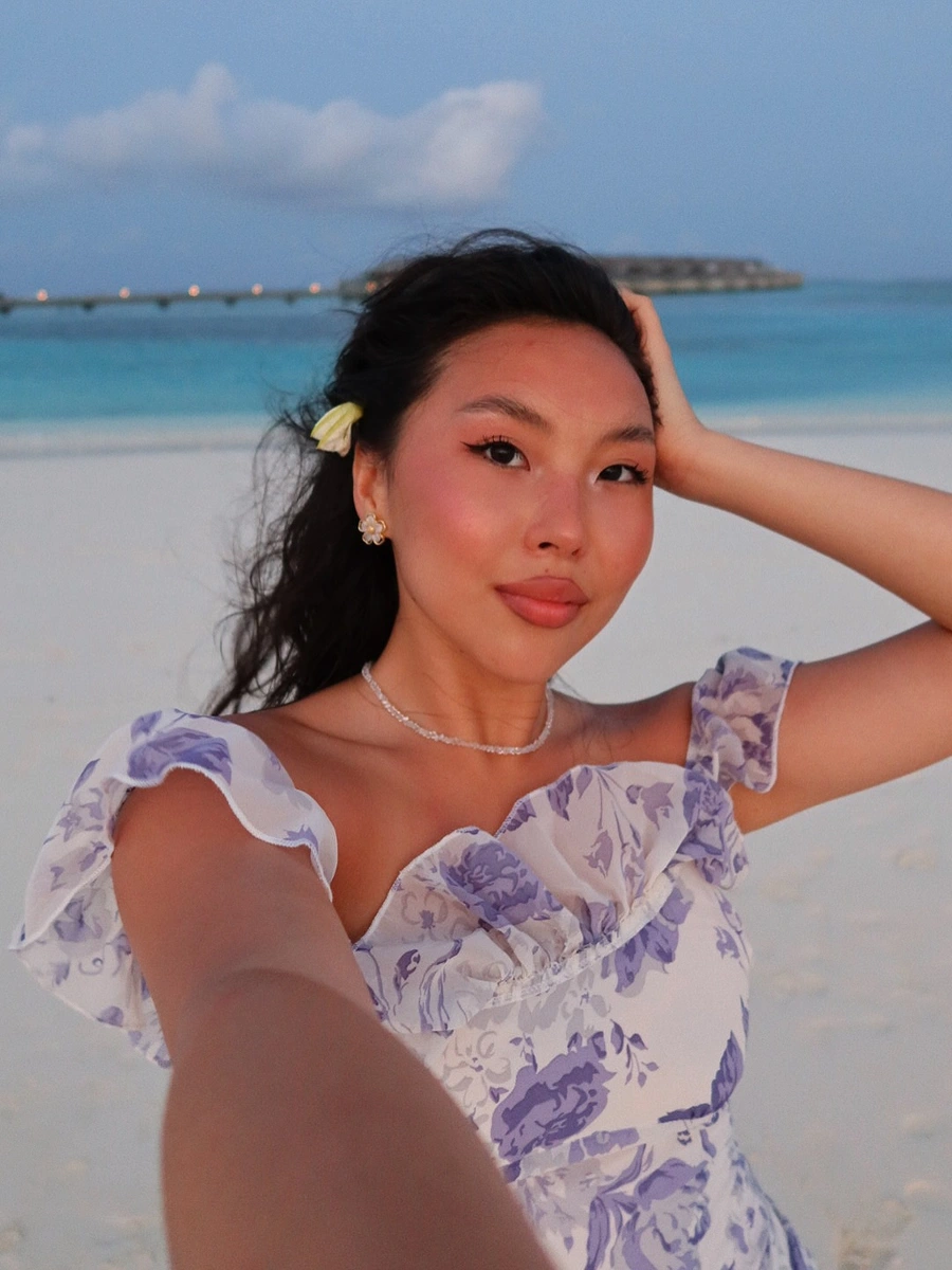 Aruzhan escort in Hong Kong