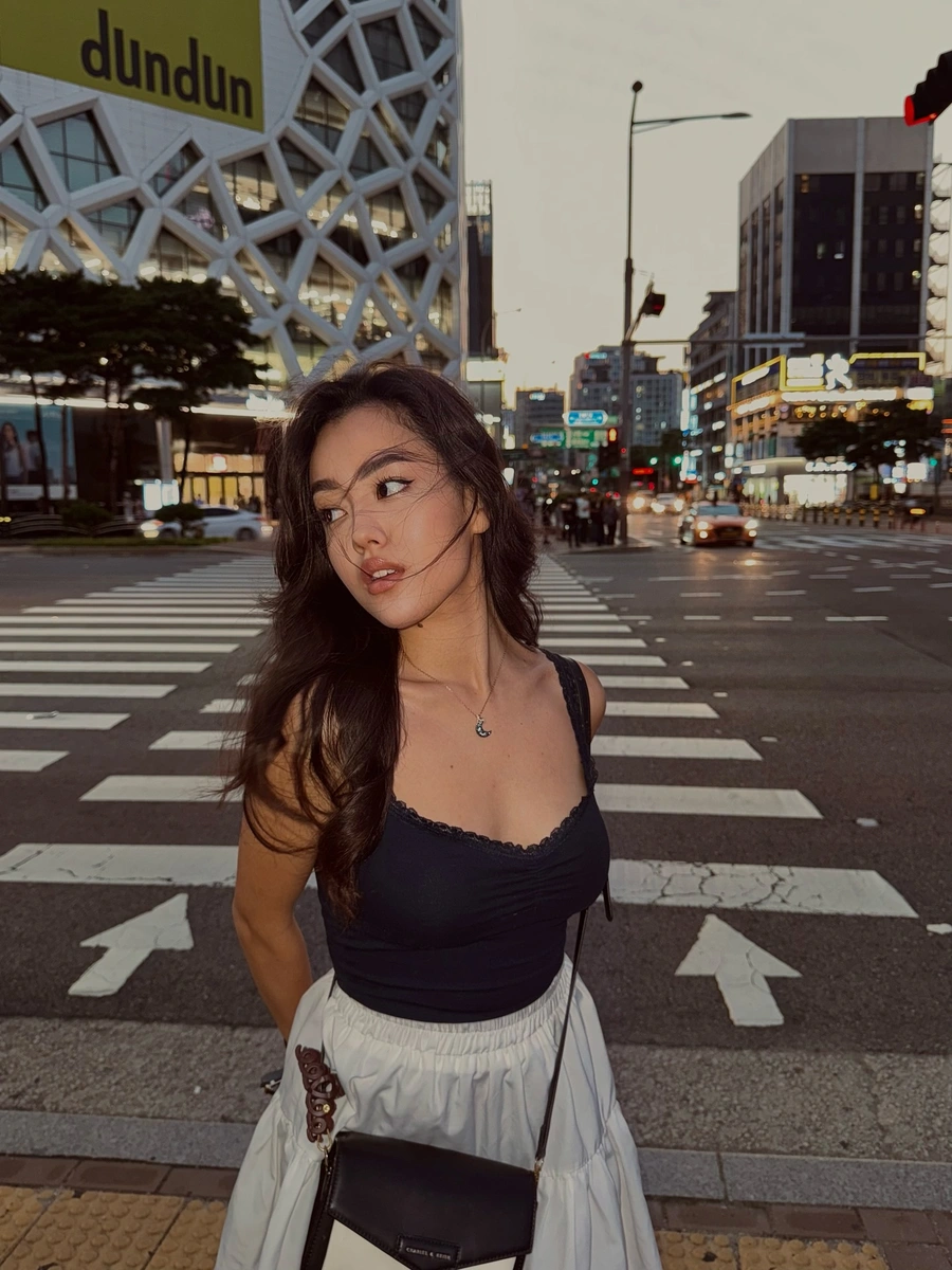Assel escort in Hong Kong