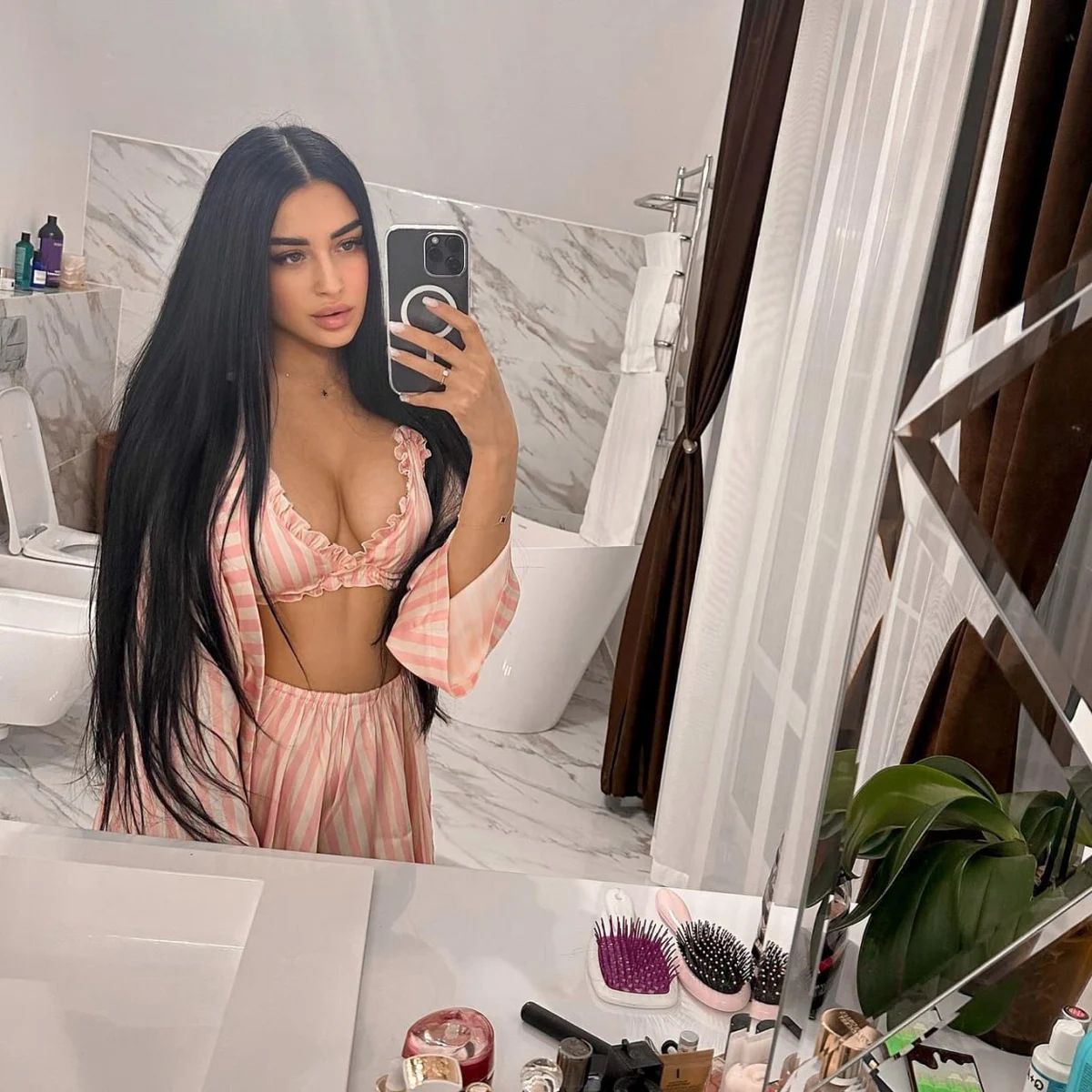 Astrid escort in Hong Kong