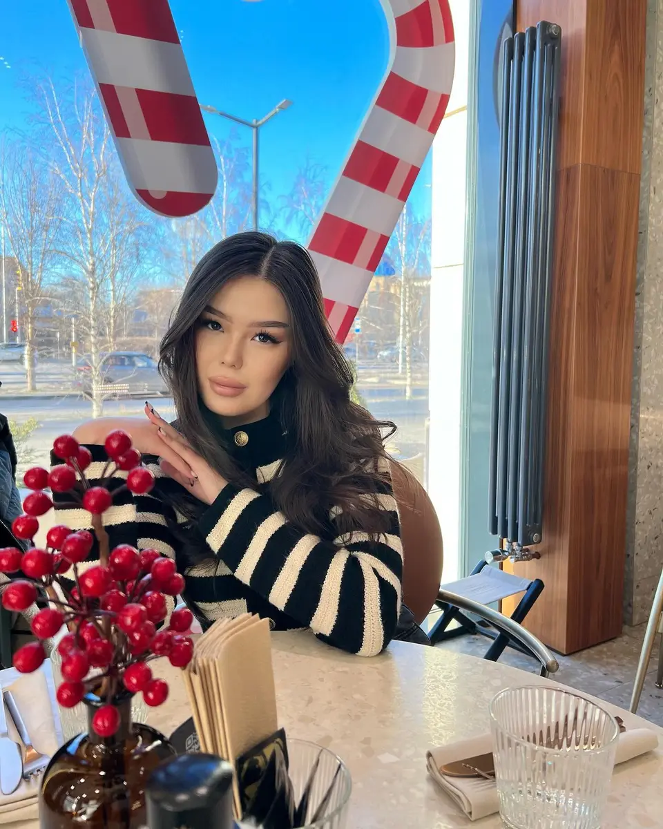 Aygerim escort in Hong Kong