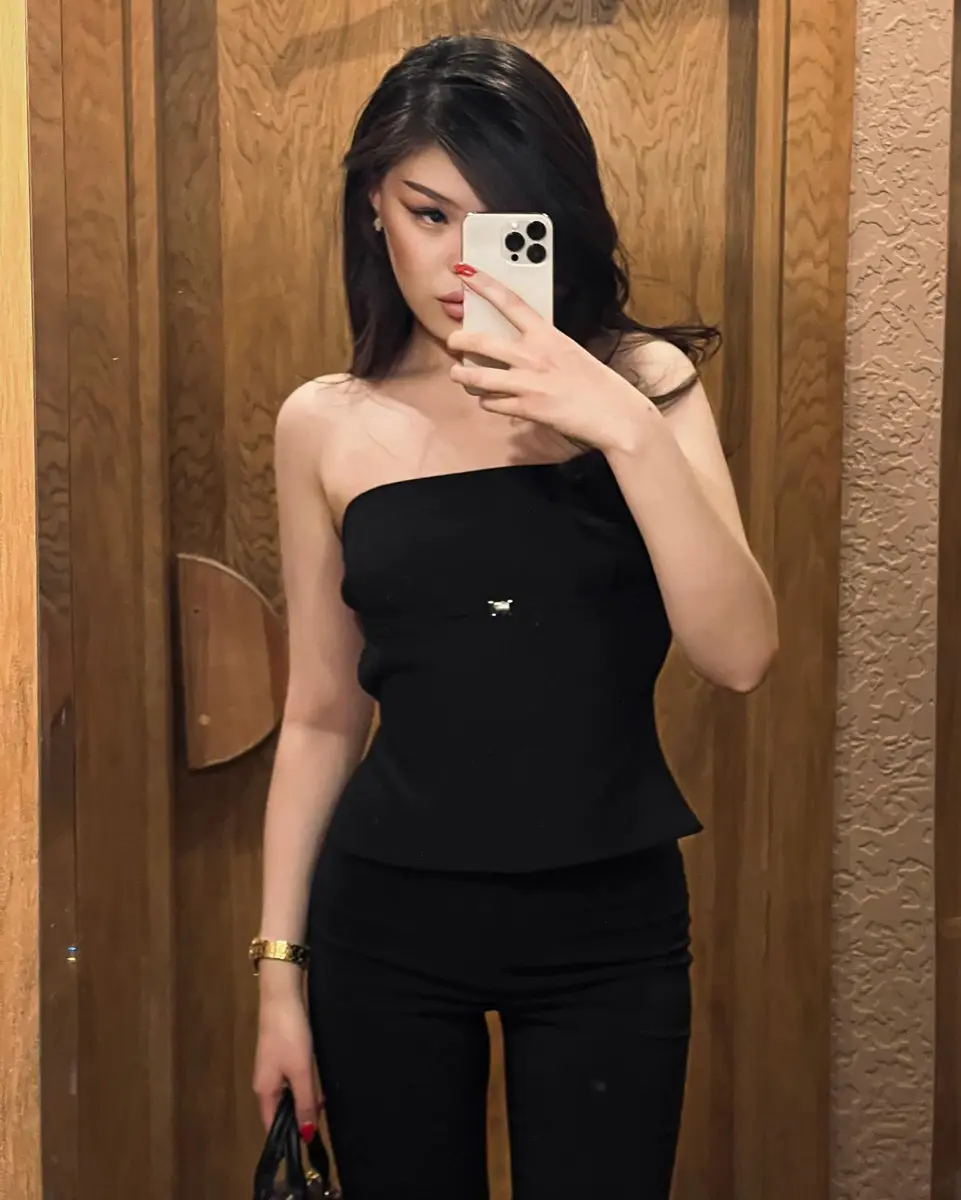 Aygerim escort in Hong Kong