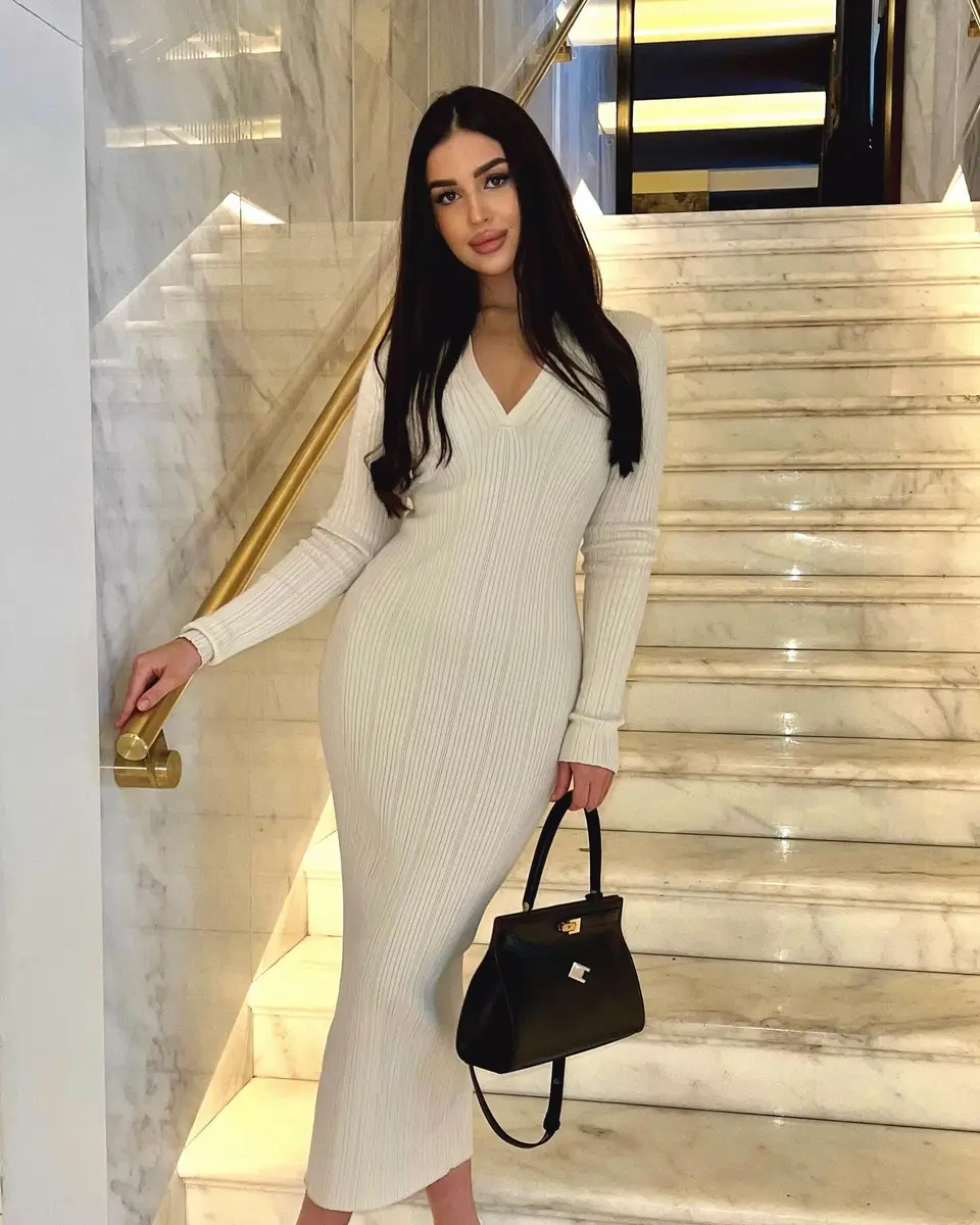 Gulnar escort in Hong Kong