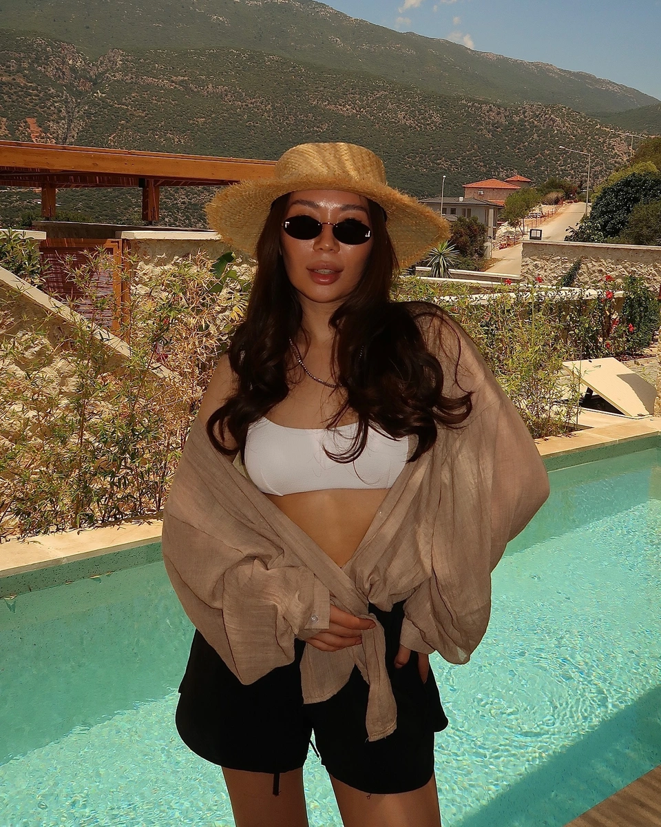 Kunsulu escort in Hong Kong