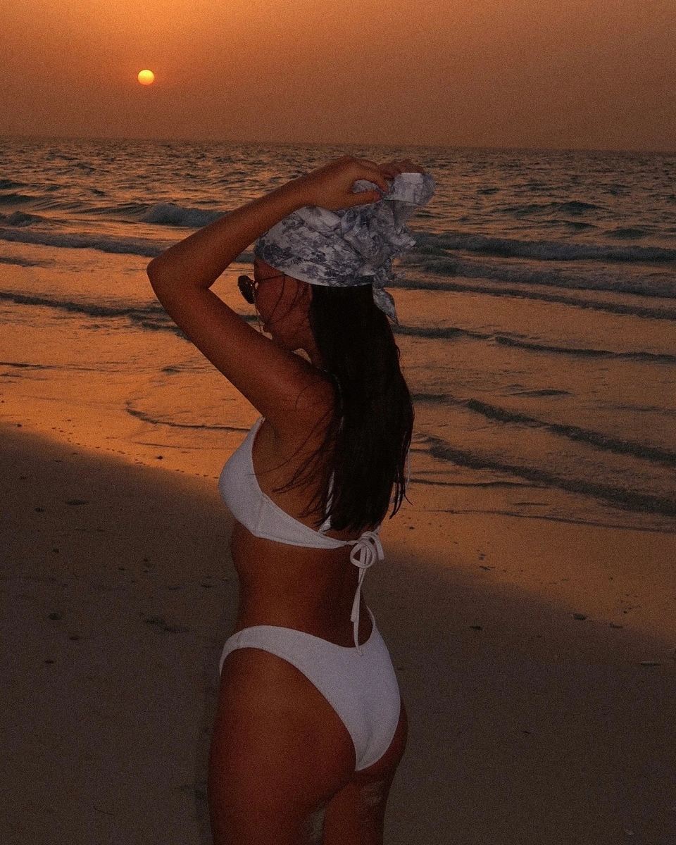 Kunsulu escort in Hong Kong