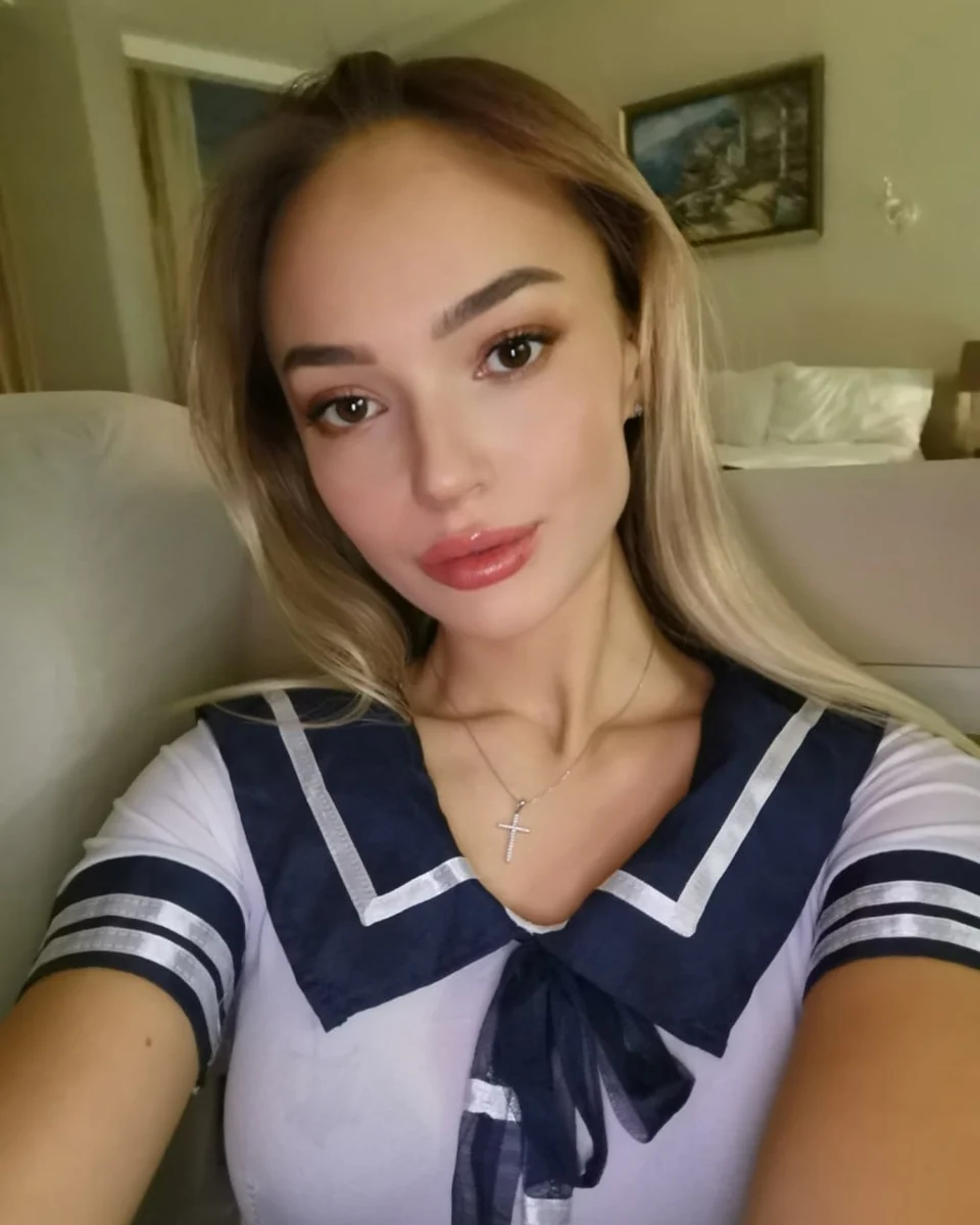 Lara escort in Hong Kong