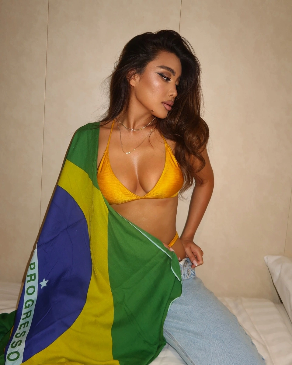 Mayra escort in Hong Kong