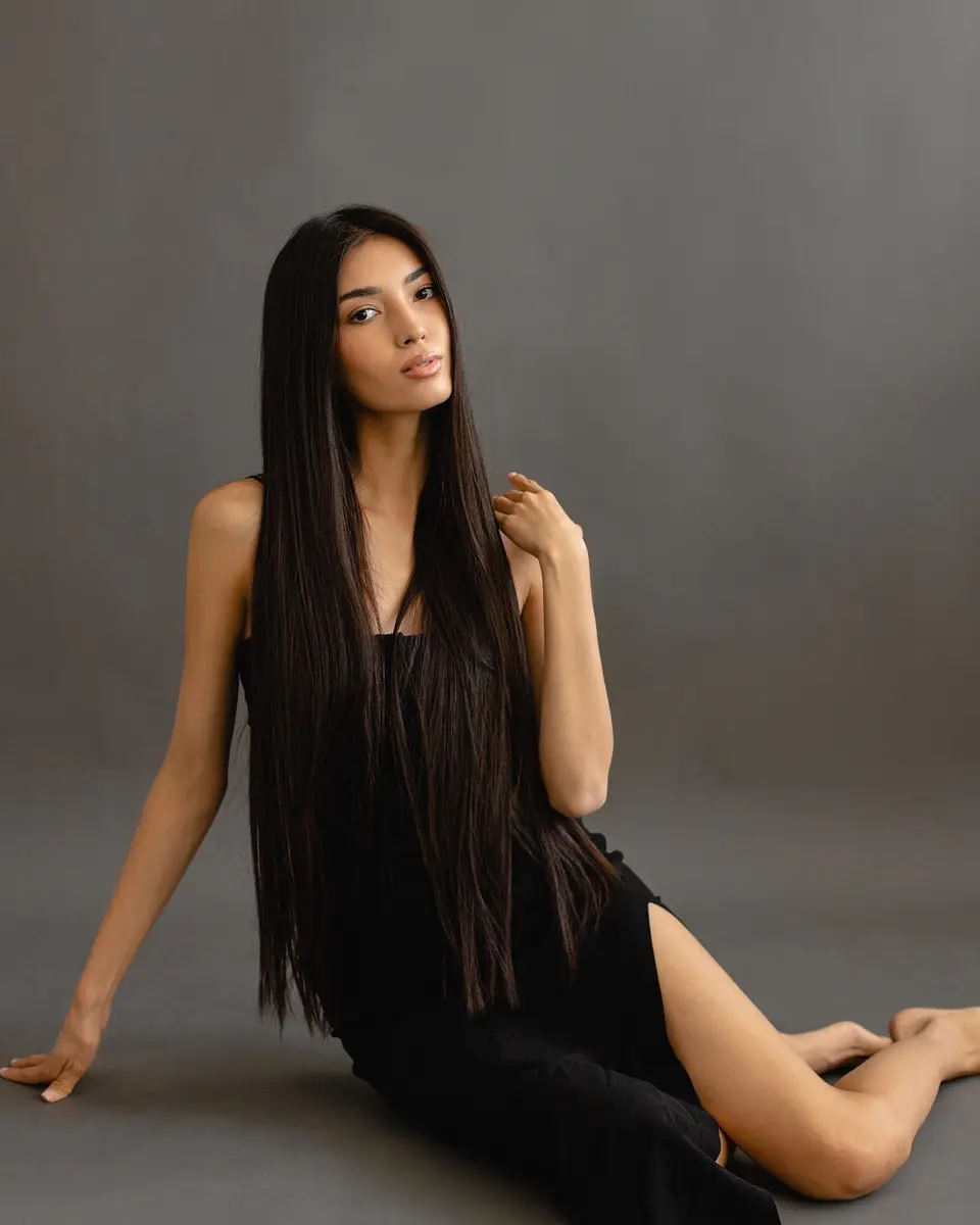 Nuraiym escort in Hong Kong