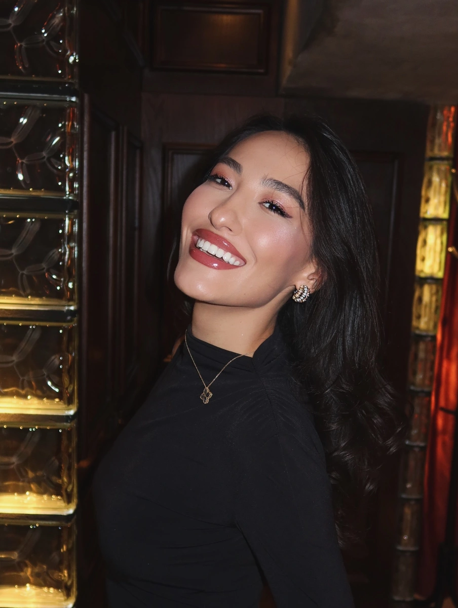 Nurgul escort in Hong Kong