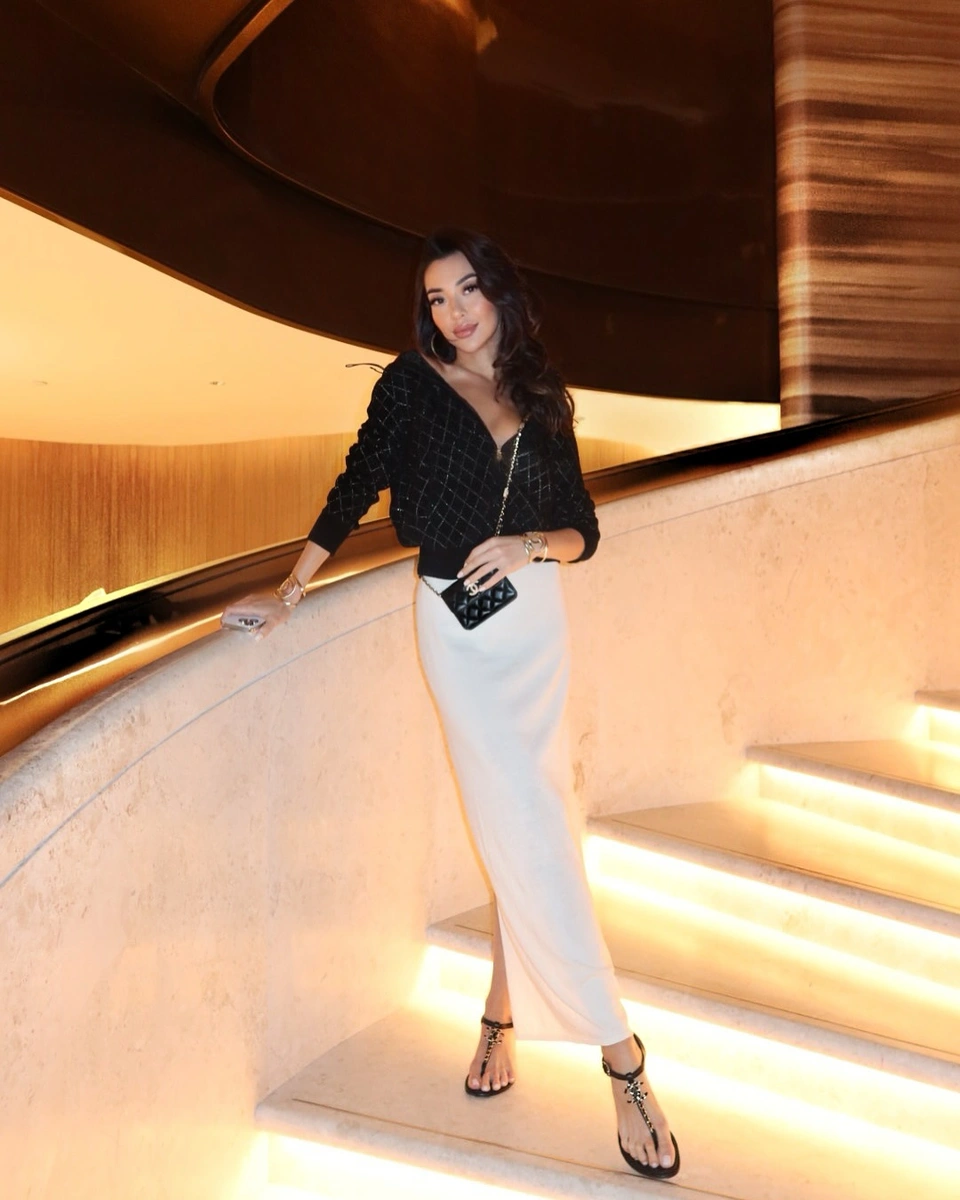 Saule escort in Hong Kong