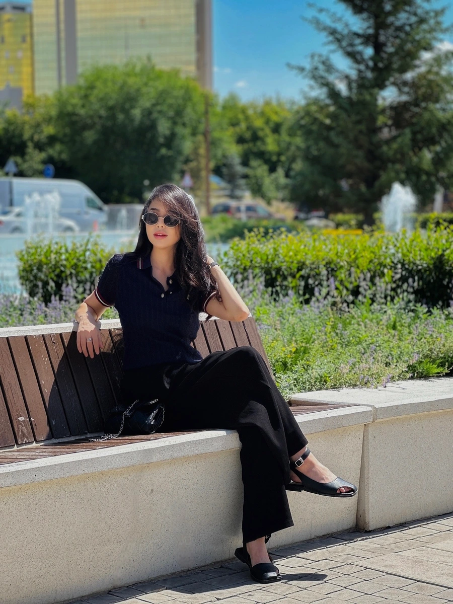 Sholpan escort in Hong Kong