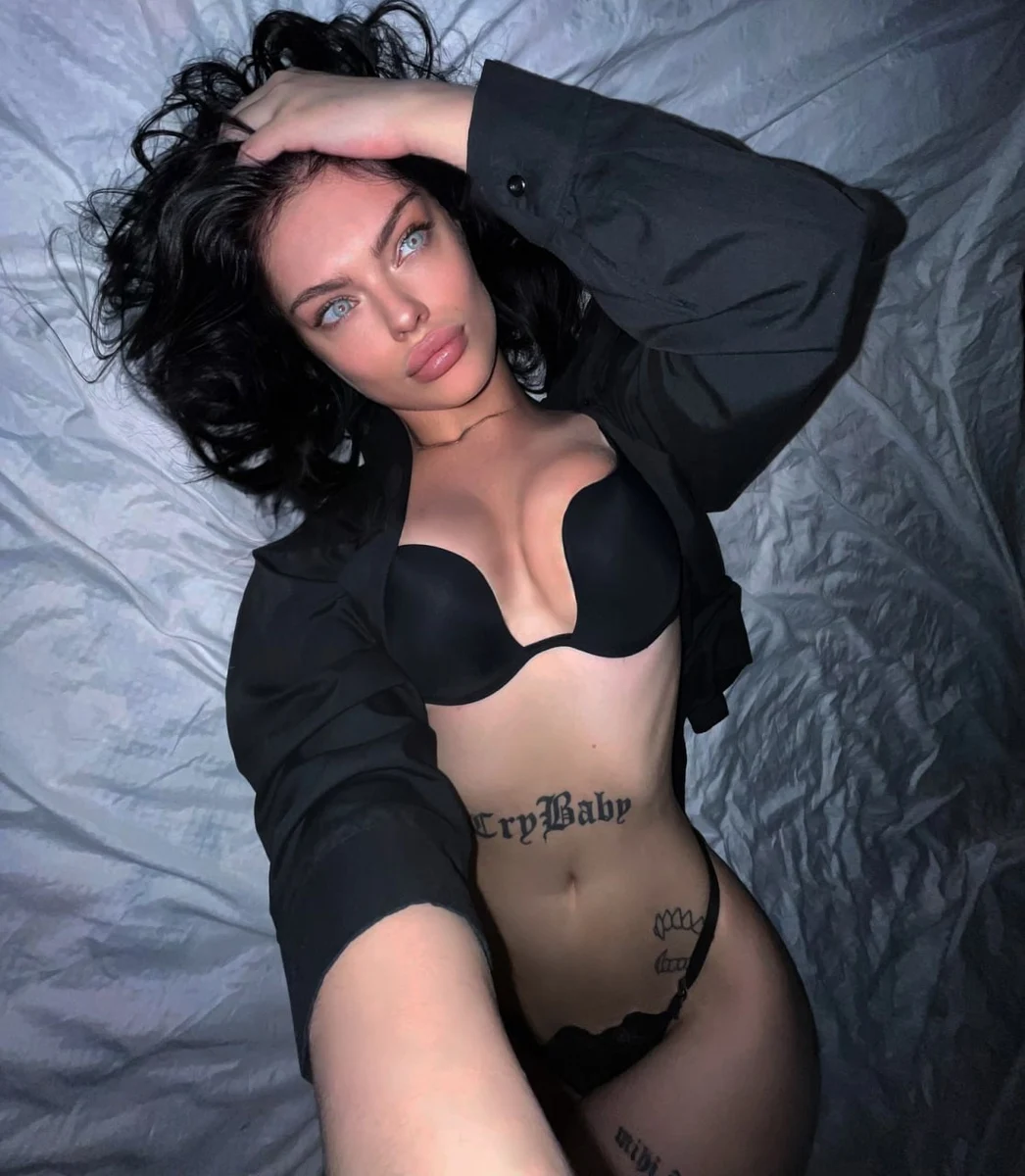 Yelena escort in Hong Kong