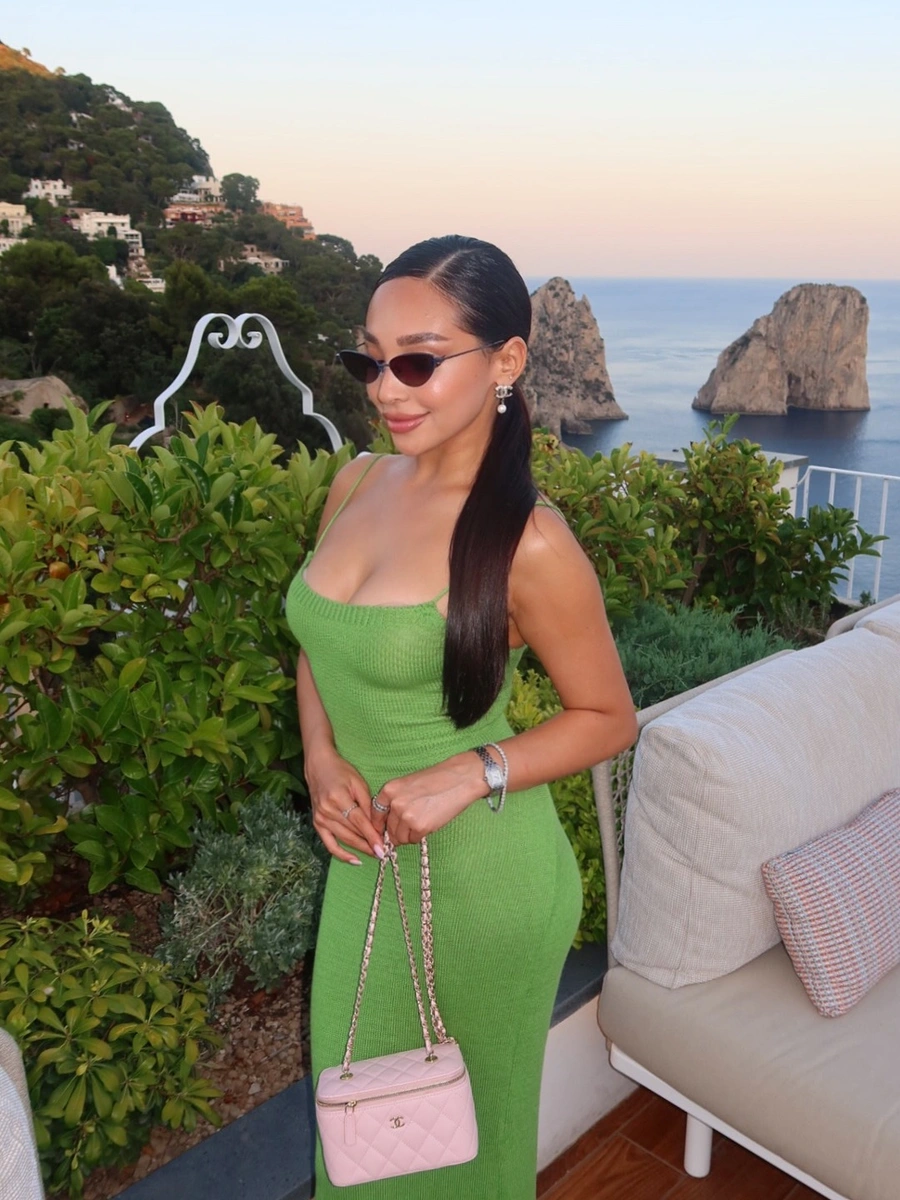Zhanelya escort in Hong Kong